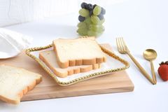 PRATO PORCELANA BORDA TITÂNIO DOURADO 16,5X16,5CM GOLDEN SALERNO   
