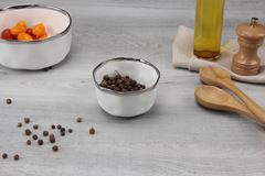 BOWL PORCELANA BORDA TITÂNIO PRATA 10CM BIANCA    