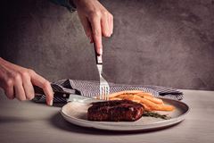 FACA STEAK INOX CABO MADEIRA 20CM     